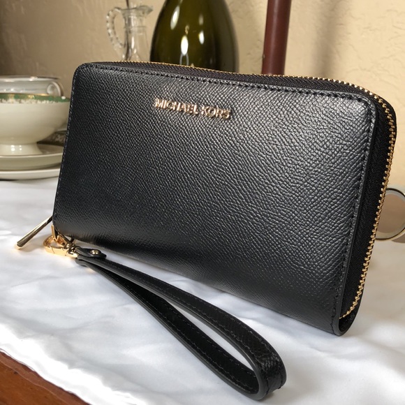 Michael Kors Handbags - Michael Kors - NWT Jet Set - LG Flat MF PHN Case - Leather - Black/Gold
